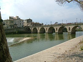 View of Sommières, showing the Vidourle and the Roman Bridge