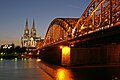 34. KW Kölner Dom und Hohenzollernbrücke in der Dämmerung