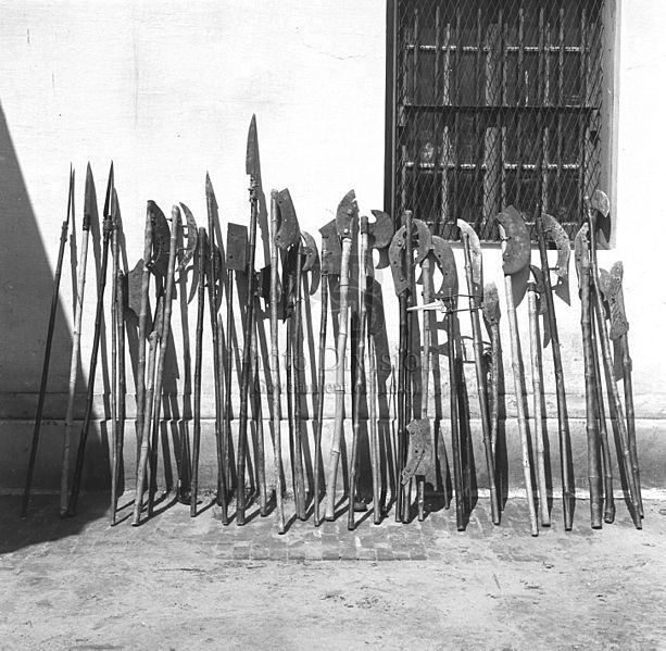 File:Spears and axes from Paharganj.jpg