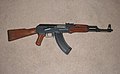 Replika einer AK-47 von Tokyo Marui