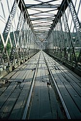 Die alte Eisenbahnbrücke erbaut durch den Kaiser Dom Pedro II verbindet die beiden Ufer des Flusses.