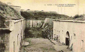 Le fossé de contre-escarpe du fort de Shinkakasa.