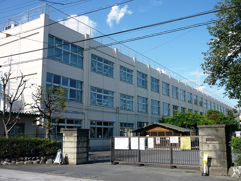 File:Fussa city Fussa Daisan Elementary School.jpg