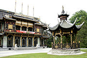 Le pavillon chinois et son kiosque.