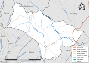 Carte en couleur présentant le réseau hydrographique de la commune