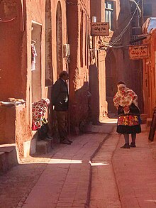 abyaneh women in traditional dress