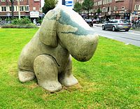 Pontus, voorheen Waakhond Stationseiland (2007), in 2016 herplaatst op Hoofddorpplein Amsterdam