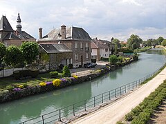 Canal del Mosa en Mouzon