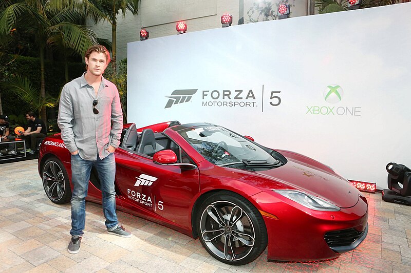 File:Chris Hemsworth Forza Motorsport Xbox.jpg