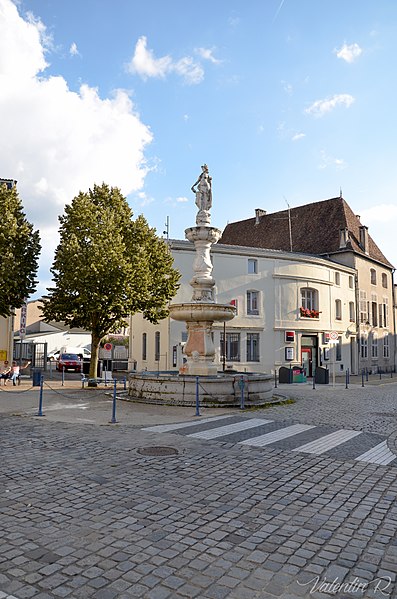 File:Fontaine Curel de Toul (31069687785).jpg