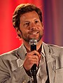 Jamie Bamber interpreta il dottor Tyler Wilson