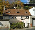 Wohnhaus in halboffener Bebauung, Garage