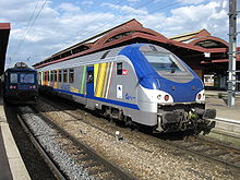 TER 200, stationné en gare.