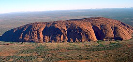 Pemandangan udara Uluru pada tahun 2007