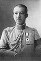 卒業徽章を佩用した陸軍騎兵中佐当時の壬生基義（1912年頃）