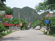 Hoa Lư Street Bridge in the east.