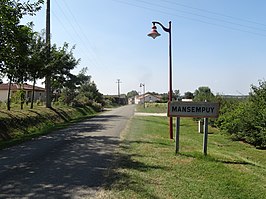 Binnenrijden van het dorp