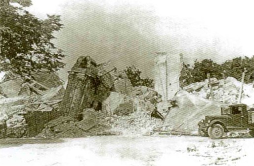 File:Saint Michaels Cathedral (Kiev) in ruins.jpg