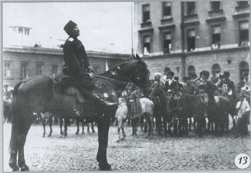 Файл:Генерал Топорков в Харькове, 1919.jpg