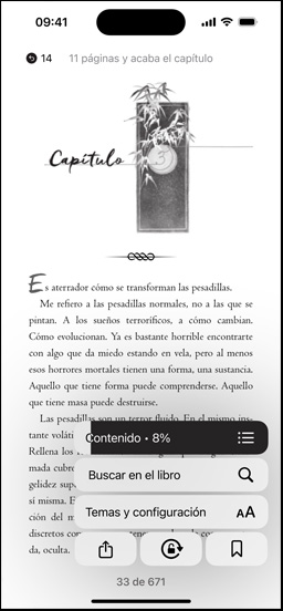 Pantalla de un iPhone que muestra la página de un libro en la app Libros. Sobre la página, se muestran las opciones para ampliar el texto, Buscar en el libro y Temas y configuraciones