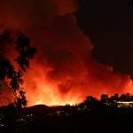 Incêndios em Los Angeles: diminuem os ventos, aumentam as críticas; 11 morreram