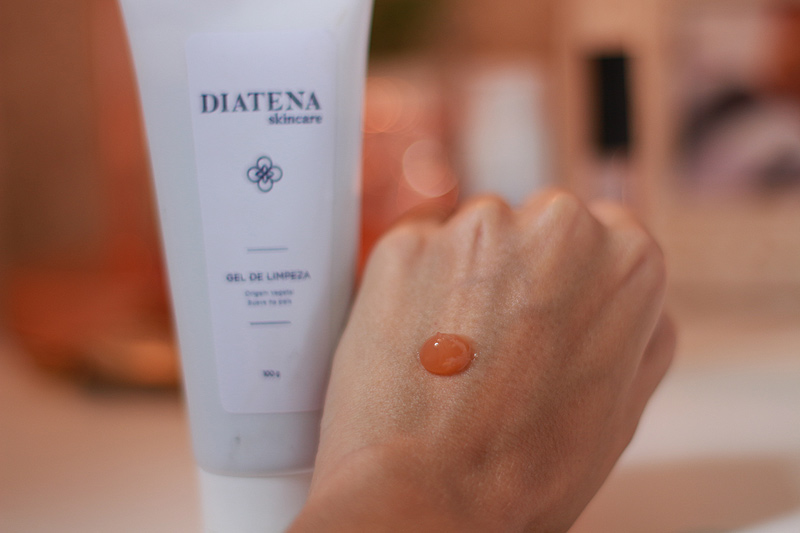 Minha rotina de skincare - confira todos os detalhes dos produtos da DIATENA para cuidados faciais. Produtos para limpeza, hidratação e cuidados dos labios.