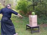 Exploser une pastèque avec la lame d'un katana