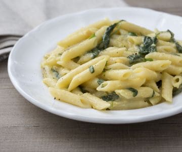 Pasta con crema di ceci e rucola