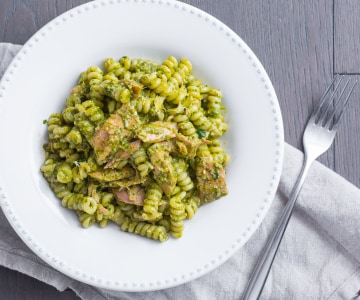 Pasta al pesto di rucola e tonno