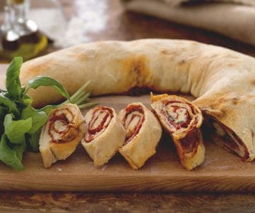 Pizza arrotolata (pizza Stromboli)