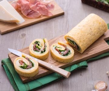 Rotolo di frittata farcito