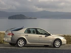 Renault Laguna, Prawa, Strona