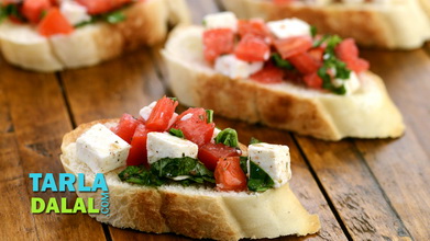 Tomato and Paneer Open Toast Video 