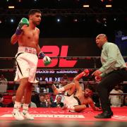 Amir Khan fells Billy Dib