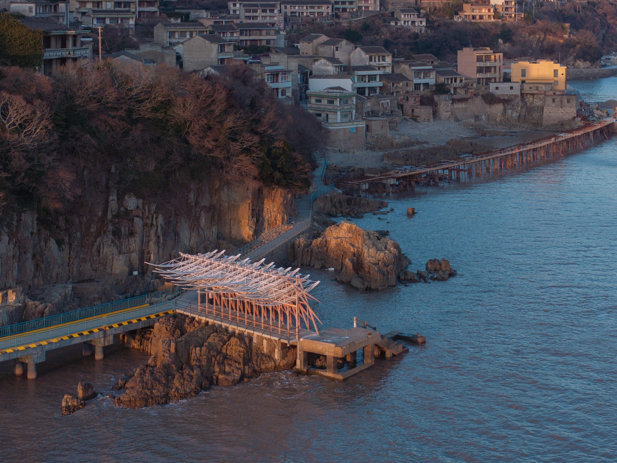 Minimal Blades Flutter in the Breeze in a Shoreline Installation on China’s Chaishan Island