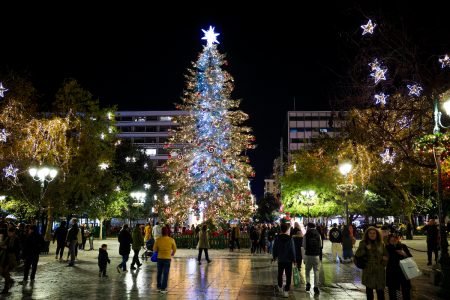 Καιρός: Αστατος τα Χριστούγεννα – Πότε φεύγει το «μίνι- καλοκαίρι»