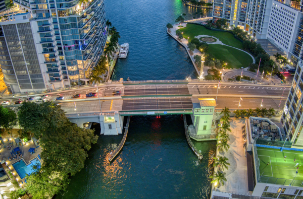 brickell avenue bridge