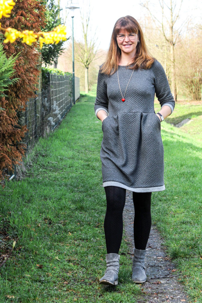 DIY Kleid | selbst genähtes Kleid: Schnitt Chloe, Stoff Waffelsweat, waseigenes.com #nähenfürmich #diyfashion #Kleidungnähen