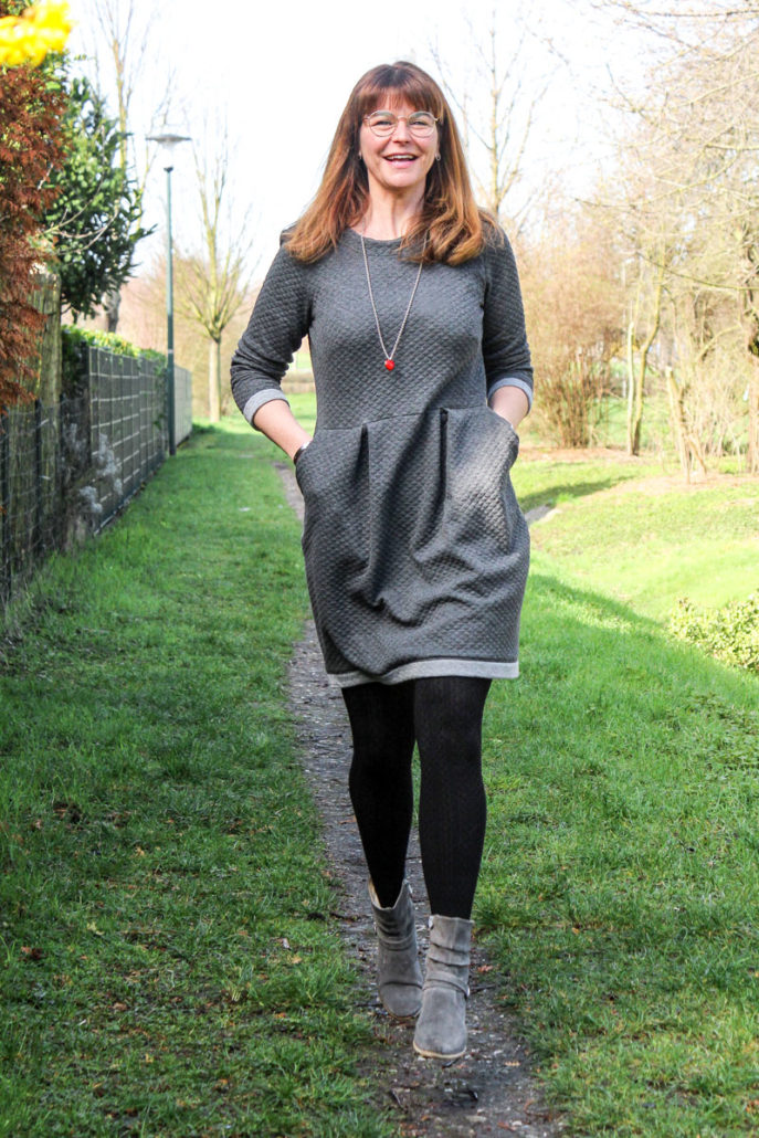 DIY Kleid | selbst genähtes Kleid: Schnitt Chloe, Stoff Waffelsweat, waseigenes.com #nähenfürmich #diyfashion #Kleidungnähen