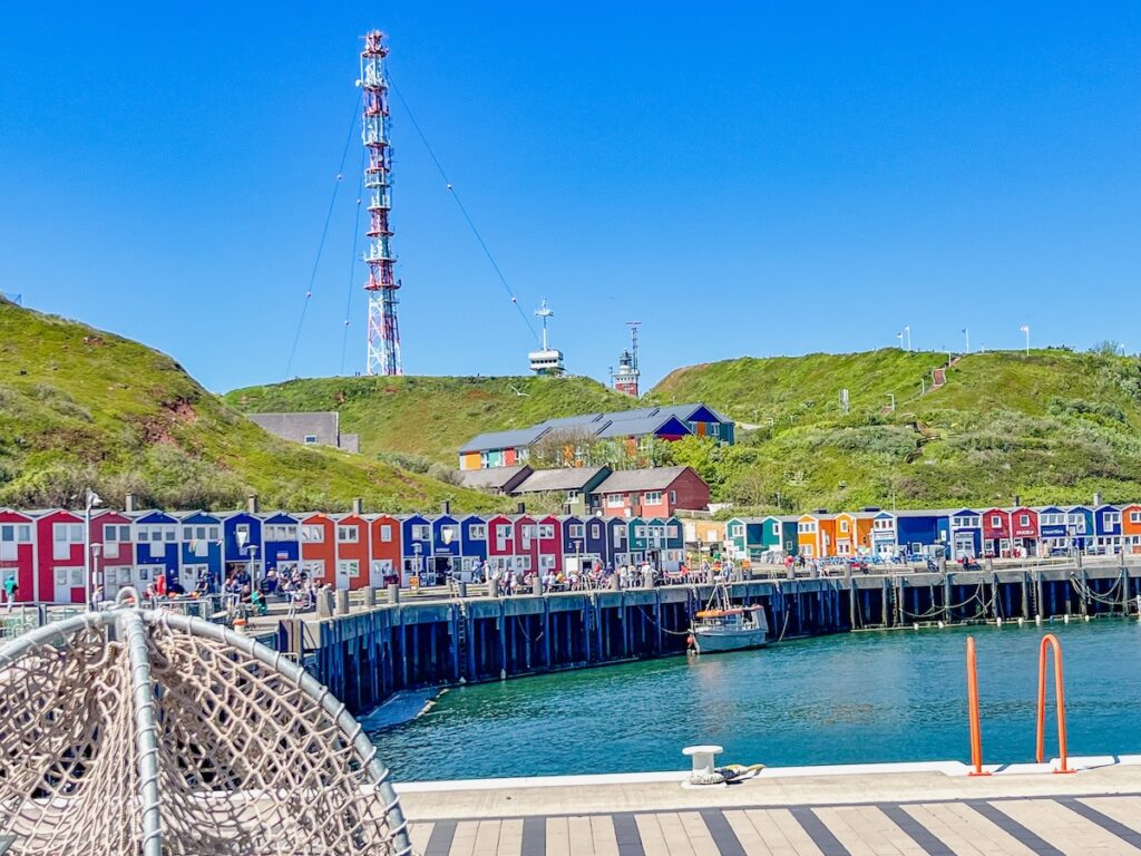 Mit Bahn und Katamaran nach Helgoland